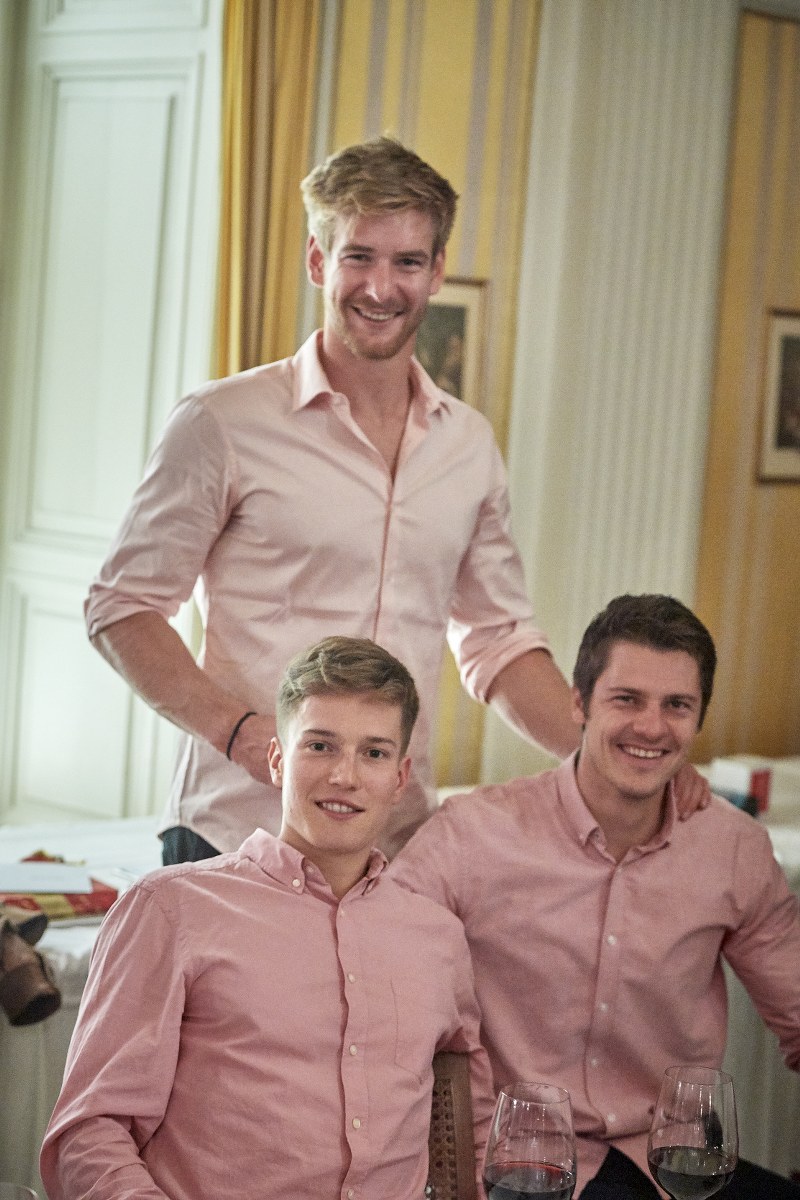 rosa Hemden sind beim SRV-Kader beliebt: Andri Struzina, Barnabé Delarze und Roman Röösli